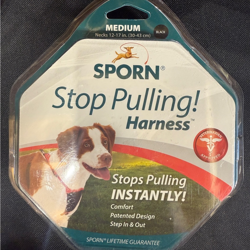 Sporn Stop-Pulling Dog Harness Medium 12-17 Inches Black